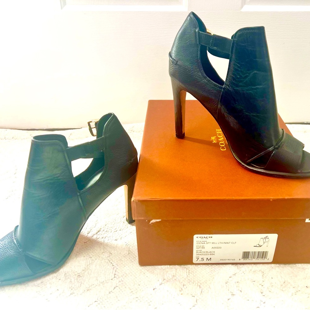 Coach Idena Open-toe booties in soft black leather. Wood grain 3 3/4" heel